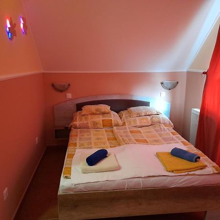 Andrea Apartman Hajduszoboszlo Ngoại thất bức ảnh