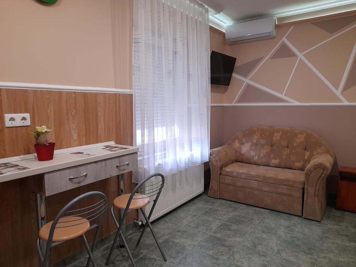 Andrea Apartman Hajduszoboszlo Ngoại thất bức ảnh