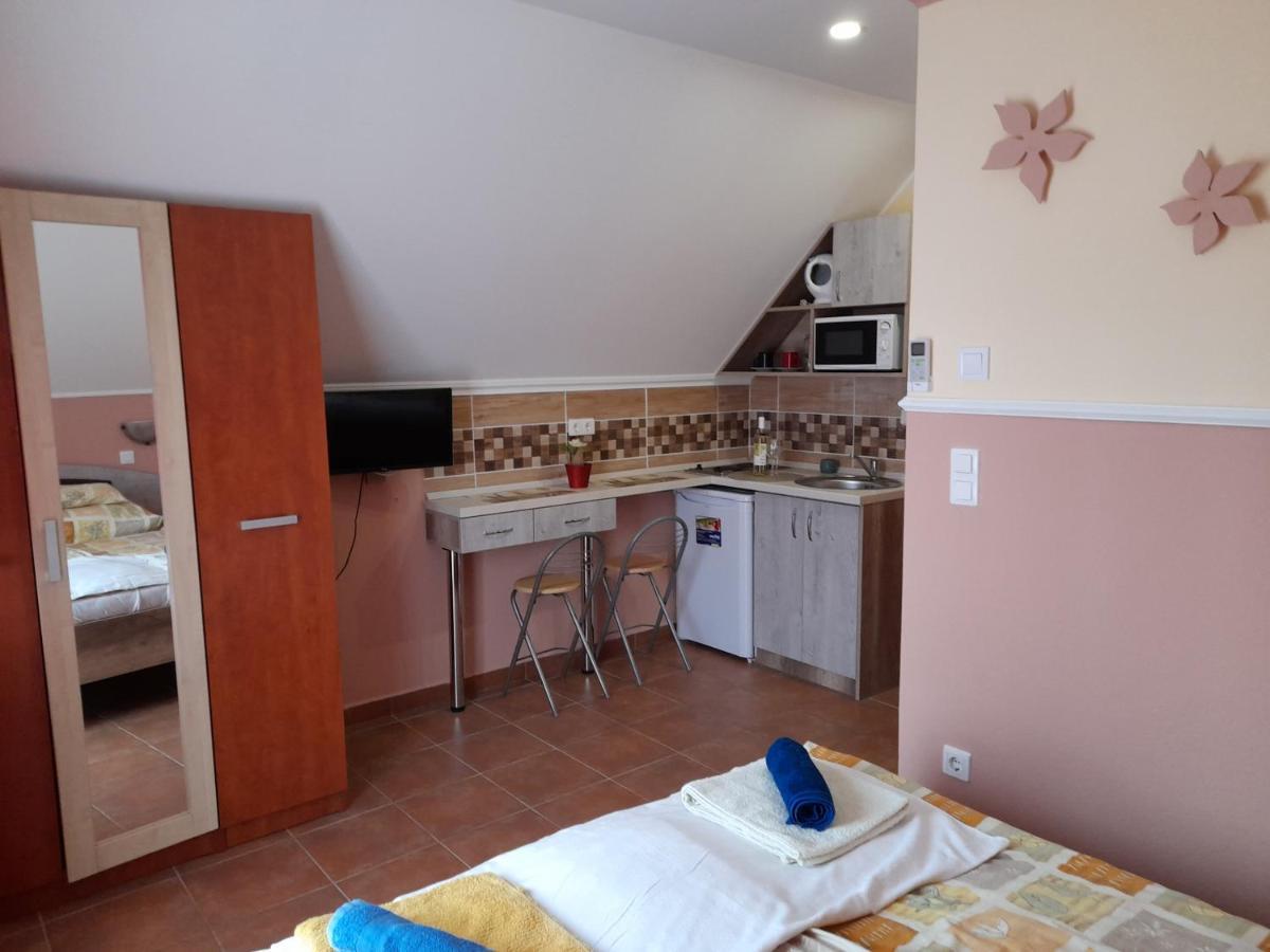 Andrea Apartman Hajduszoboszlo Ngoại thất bức ảnh