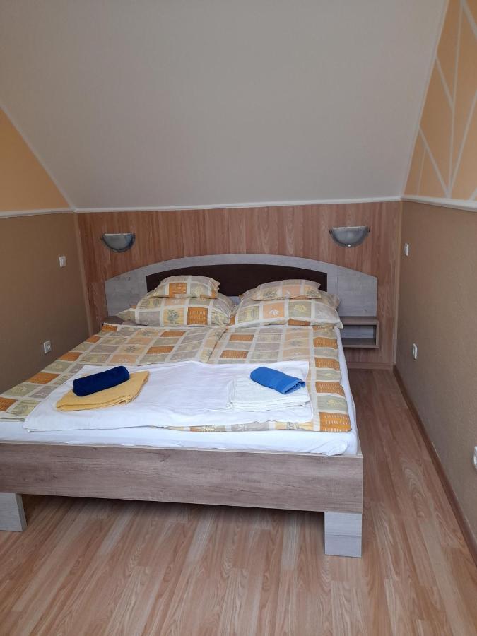Andrea Apartman Hajduszoboszlo Ngoại thất bức ảnh