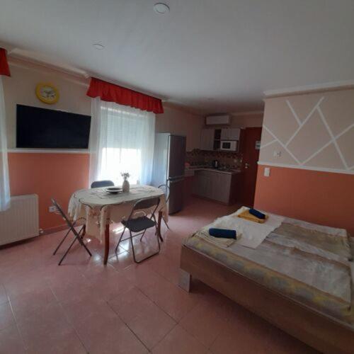 Andrea Apartman Hajduszoboszlo Ngoại thất bức ảnh